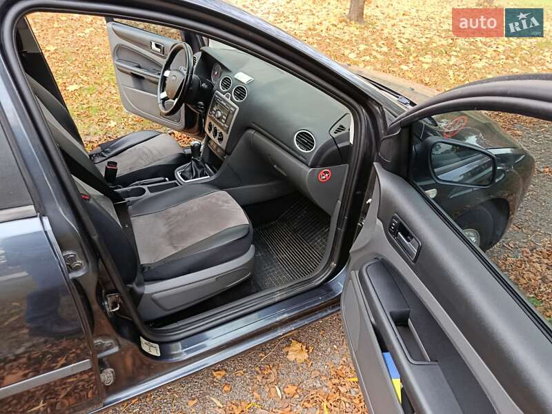 Універсал Ford Focus 2005 в Рівному фото 12 Універсал Ford Focus 2005 в Рівному