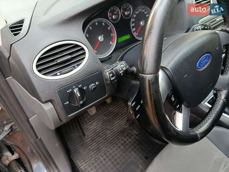 Універсал Ford Focus 2005 в Рівному фото 17 Універсал Ford Focus 2005 в Рівному