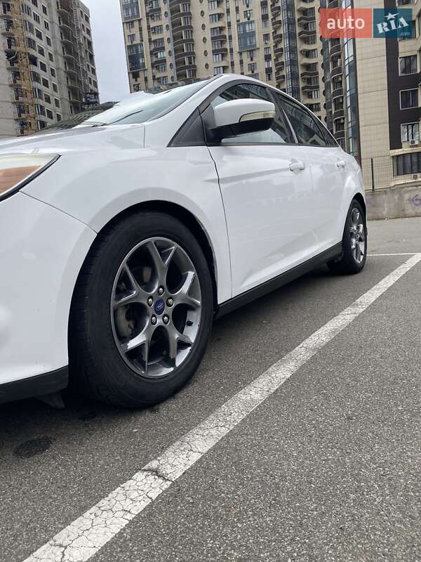 Седан Ford Focus 2013 в Киеве фото 10 Седан Ford Focus 2013 в Киеве