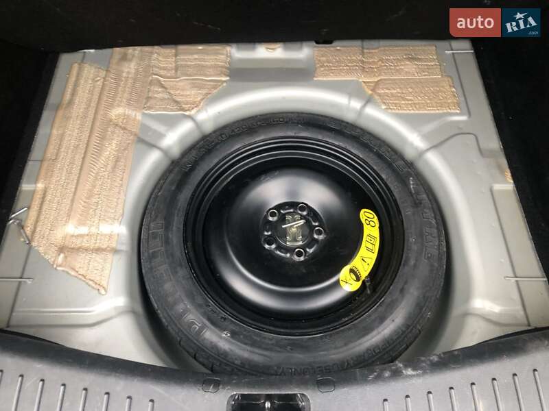 Хетчбек Ford Focus 2005 в Золочеві фото 4 Хетчбек Ford Focus 2005 в Золочеві