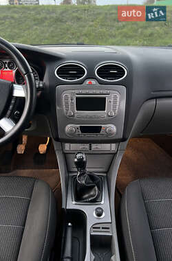 Хетчбек Ford Focus 2009 в  фото 29 Хетчбек Ford Focus 2009 в
