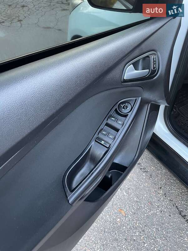 Хэтчбек Ford Focus 2015 в Харькове фото 6 Хэтчбек Ford Focus 2015 в Харькове