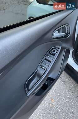 Хетчбек Ford Focus 2015 в  фото 6 Хетчбек Ford Focus 2015 в