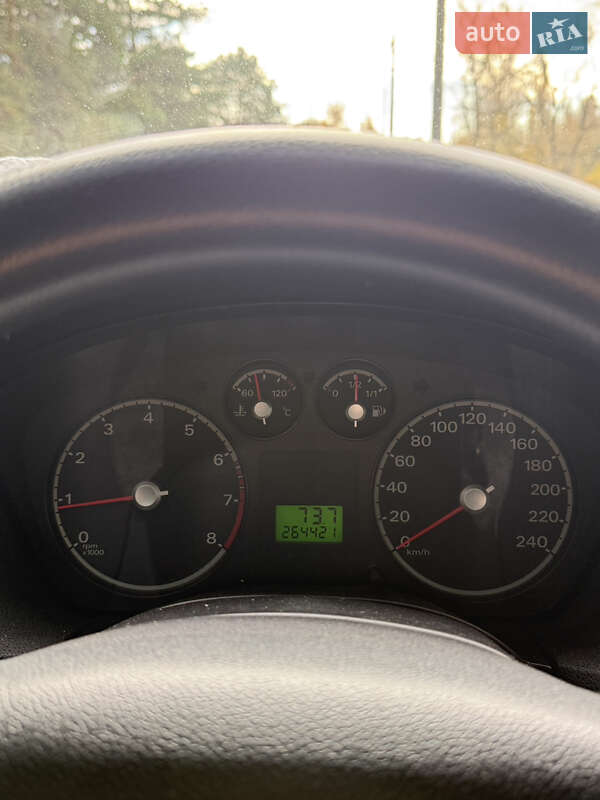 Хетчбек Ford Focus 2005 в Кременчуці фото 20 Хетчбек Ford Focus 2005 в Кременчуці