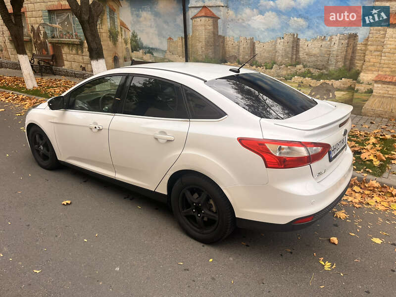 Седан Ford Focus 2013 в Білгороді-Дністровському фото 10 Седан Ford Focus 2013 в Білгороді-Дністровському