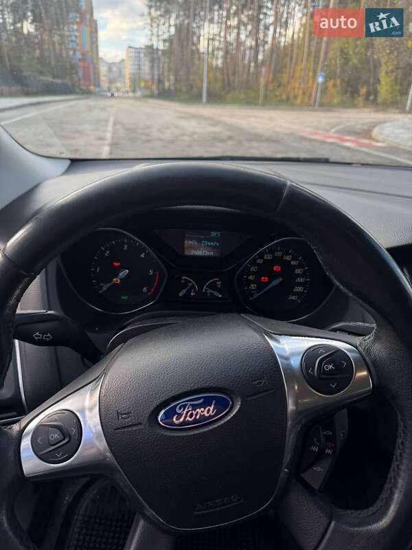 Хэтчбек Ford Focus 2011 в Житомире