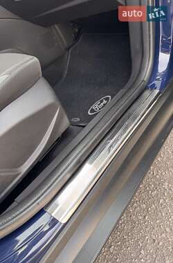 Хэтчбек Ford Focus 2014 в 