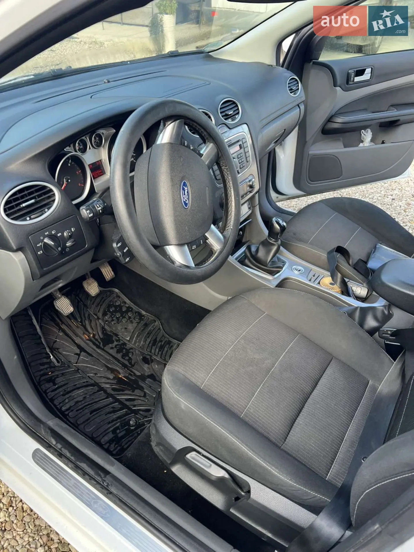 2010 Ford Focus - мініатюра 6