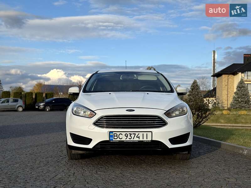 Хэтчбек Ford Focus 2015 в Жовкве