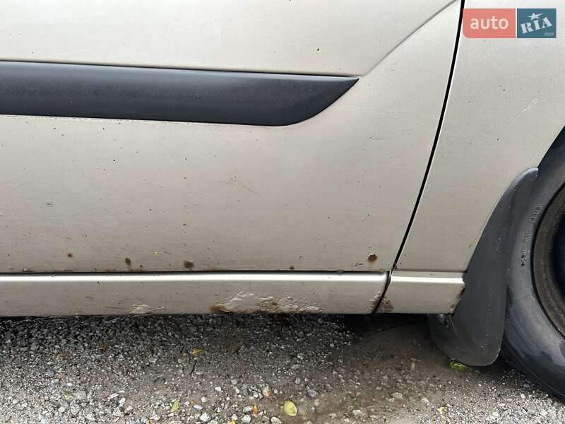 Седан Ford Focus 2003 в Кам'янському фото 4 Седан Ford Focus 2003 в Кам'янському