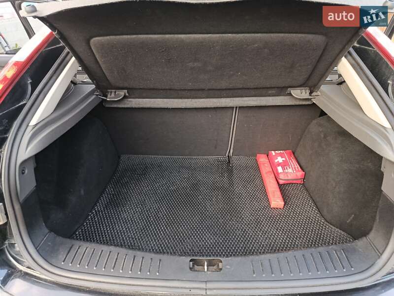 Хетчбек Ford Focus 2007 в Звягелі фото 15 Хетчбек Ford Focus 2007 в Звягелі