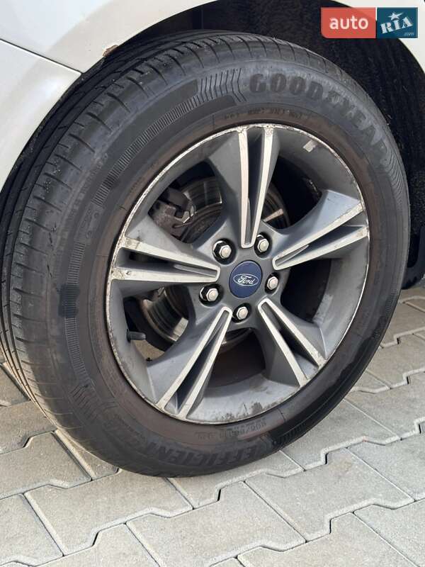 Хэтчбек Ford Focus 2013 в Львове