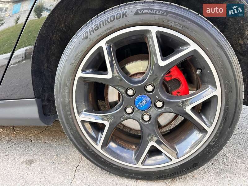 Хэтчбек Ford Focus 2012 в Запорожье
