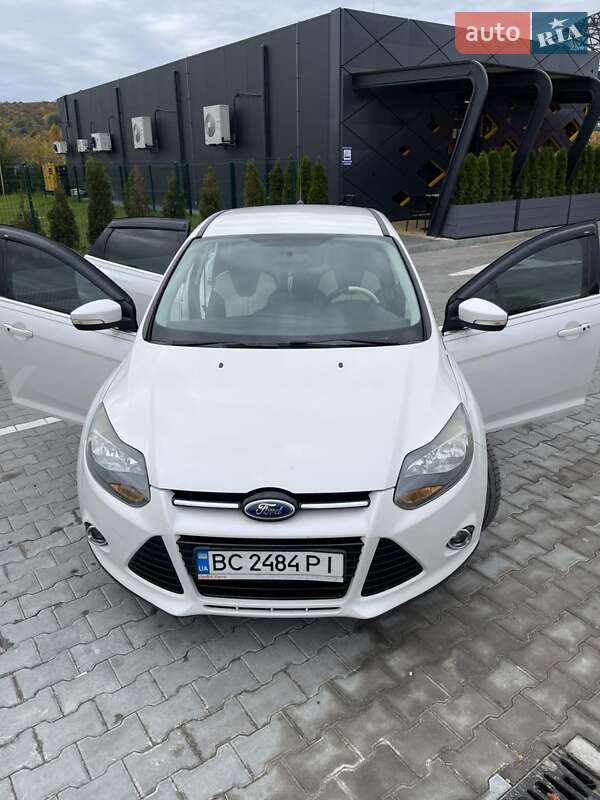 Хетчбек Ford Focus 2014 в Золочеві фото 2 Хетчбек Ford Focus 2014 в Золочеві