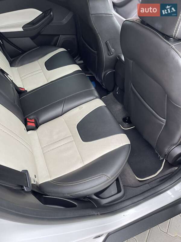 Хетчбек Ford Focus 2014 в Золочеві фото 11 Хетчбек Ford Focus 2014 в Золочеві