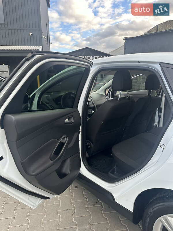 Седан Ford Focus 2017 в Чернівцях фото 10 Седан Ford Focus 2017 в Чернівцях