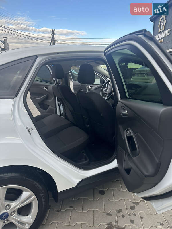 Седан Ford Focus 2017 в Чернівцях фото 12 Седан Ford Focus 2017 в Чернівцях