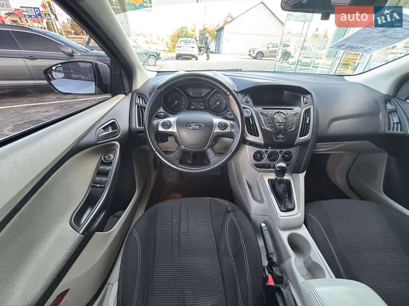 Хетчбек Ford Focus 2012 в Полтаві фото 18 Хетчбек Ford Focus 2012 в Полтаві
