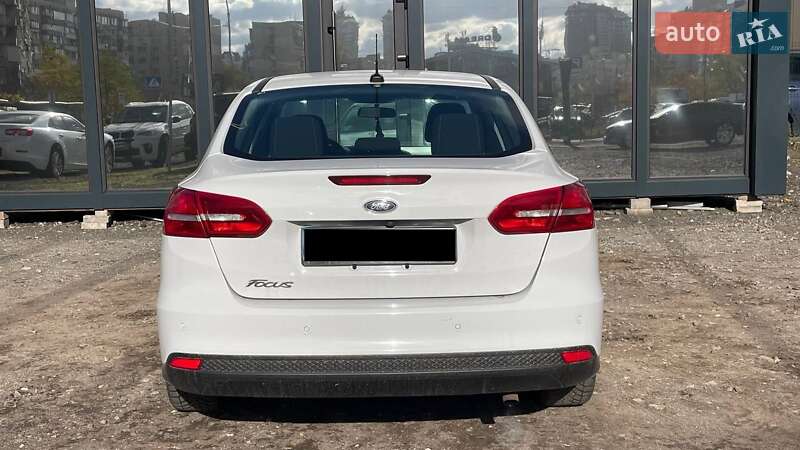 Седан Ford Focus 2017 в Киеве фото 5 Седан Ford Focus 2017 в Киеве
