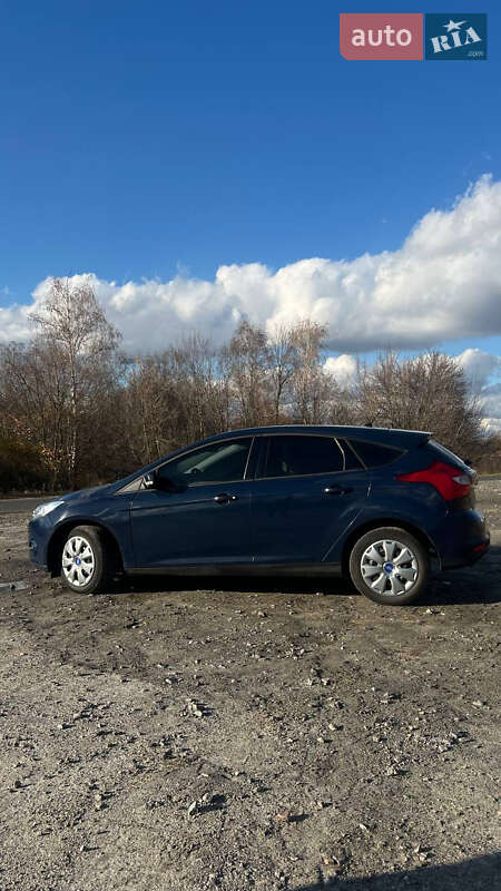 Хэтчбек Ford Focus 2013 в Новых Санжарах
