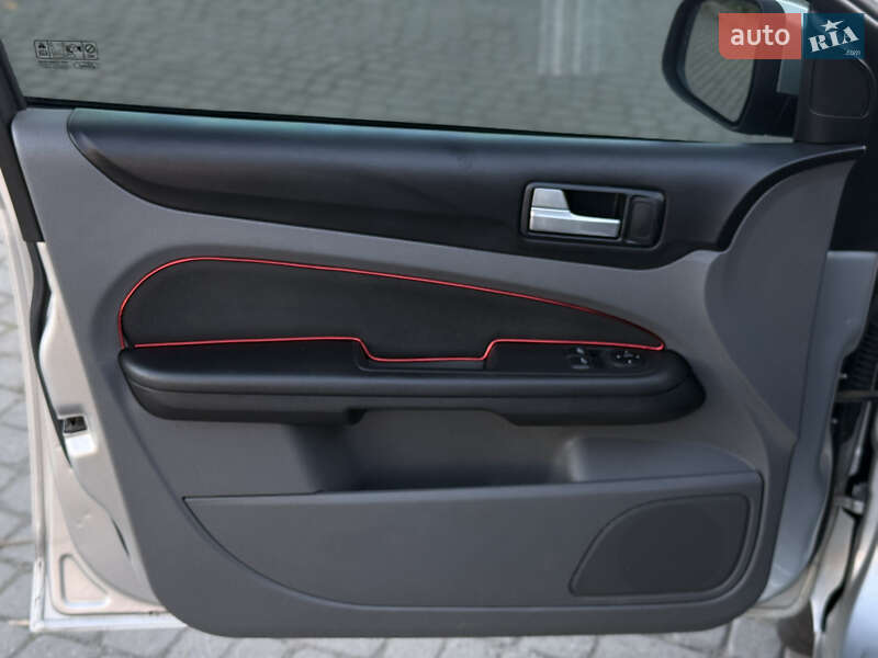 Універсал Ford Focus 2010 в Івано-Франківську