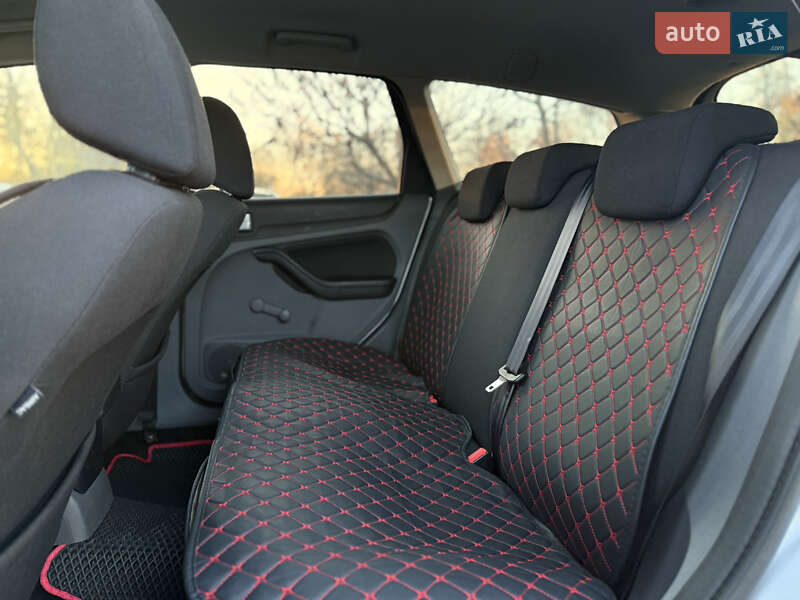 Універсал Ford Focus 2010 в Івано-Франківську