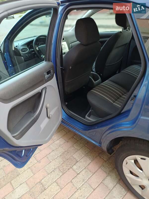 Хэтчбек Ford Focus 2008 в Калуше