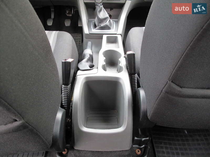 Хетчбек Ford Focus 2011 в Києві фото 27 Хетчбек Ford Focus 2011 в Києві