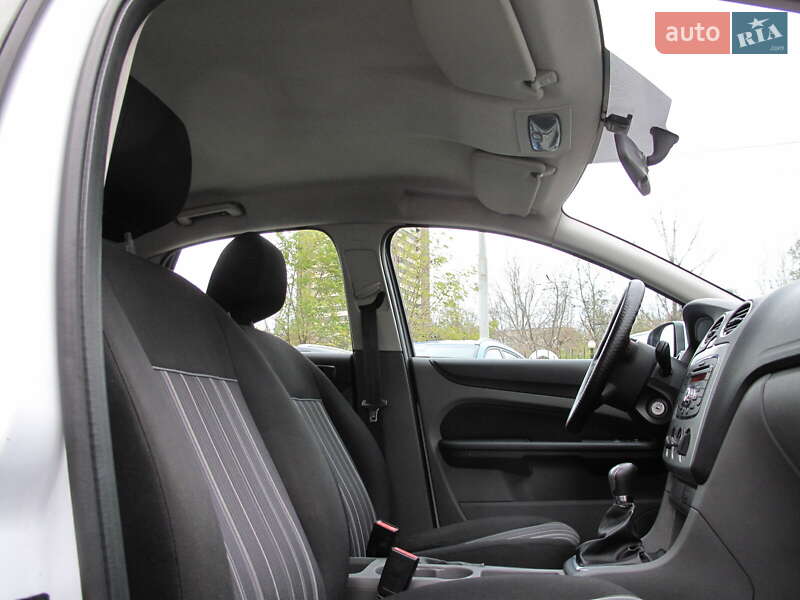 Хетчбек Ford Focus 2011 в Києві фото 36 Хетчбек Ford Focus 2011 в Києві