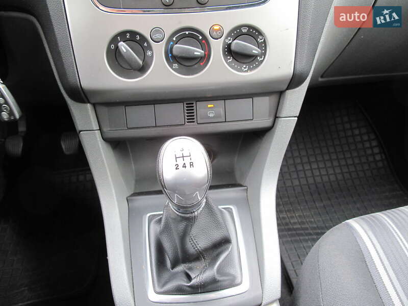 Хетчбек Ford Focus 2011 в Києві фото 67 Хетчбек Ford Focus 2011 в Києві