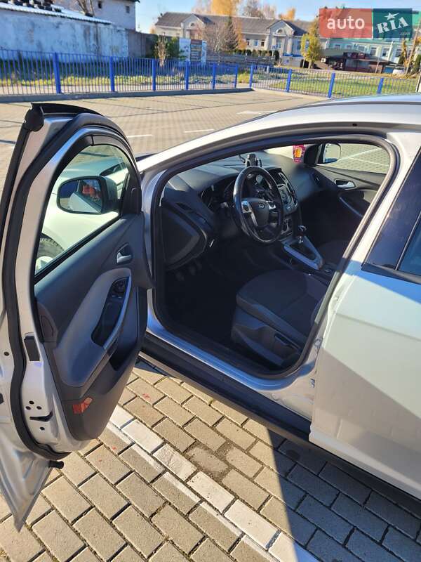 Седан Ford Focus 2012 в Нововолынске