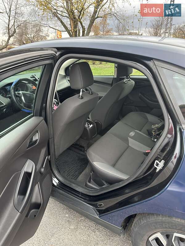 Седан Ford Focus 2013 в Дніпрі фото 6 Седан Ford Focus 2013 в Дніпрі