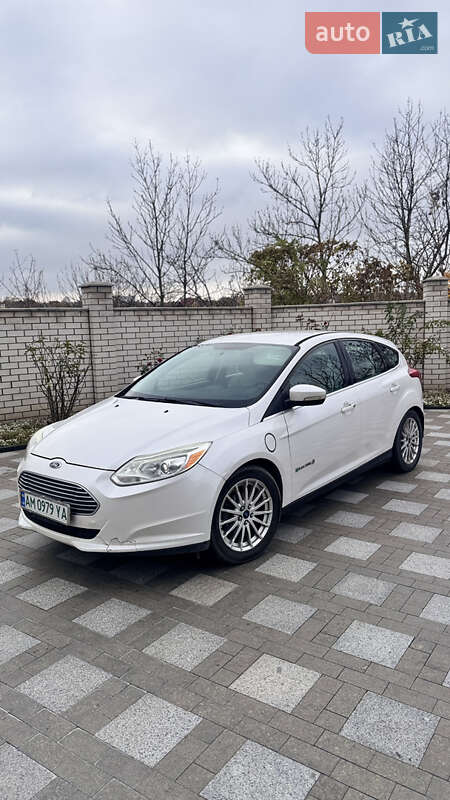 Хетчбек Ford Focus 2014 в Житомирі фото 5 Хетчбек Ford Focus 2014 в Житомирі