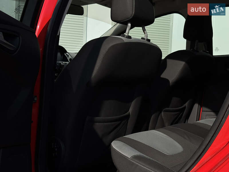 Хэтчбек Ford Focus 2013 в Запорожье