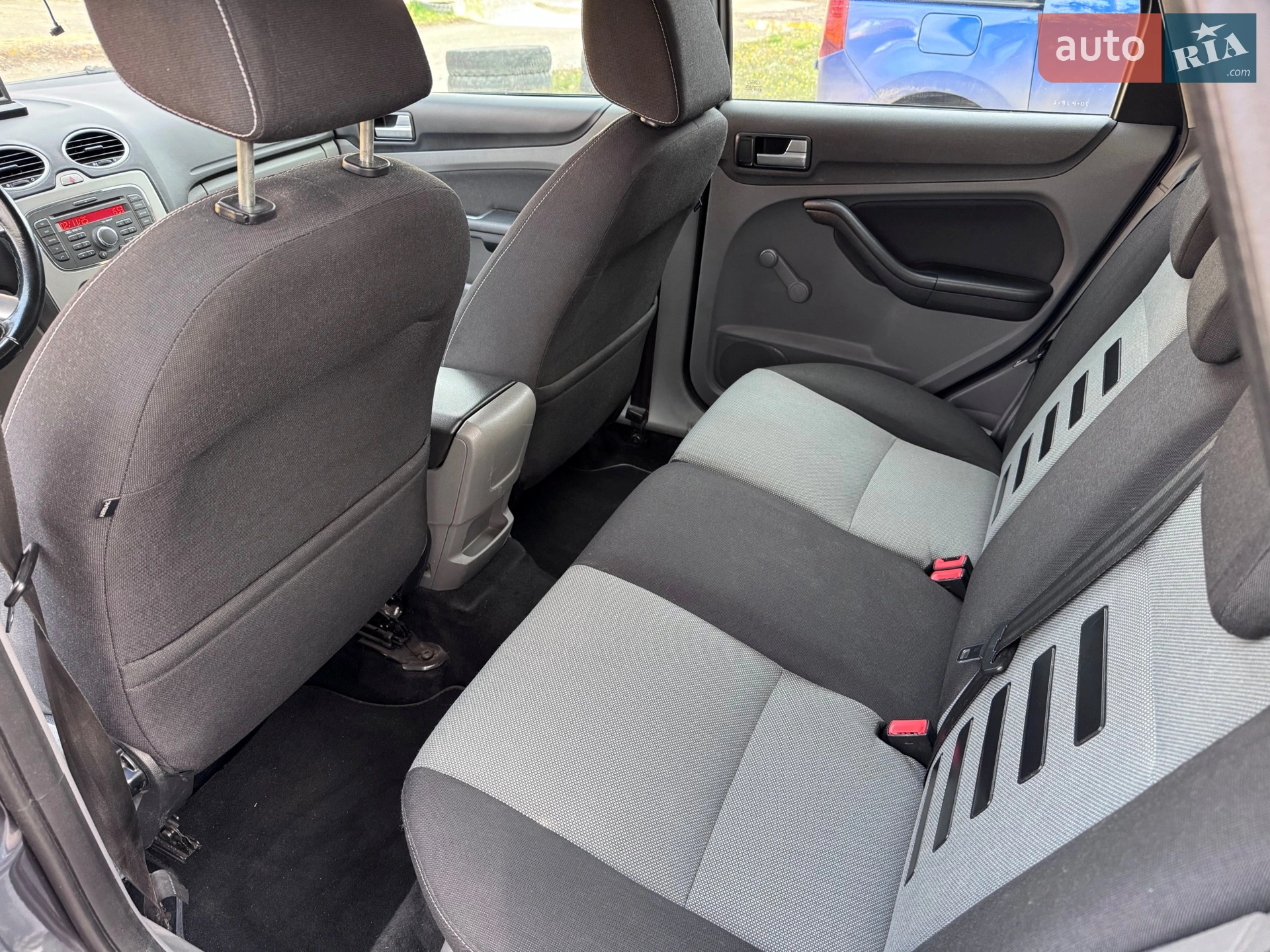 2010 Ford Focus - мініатюра 10