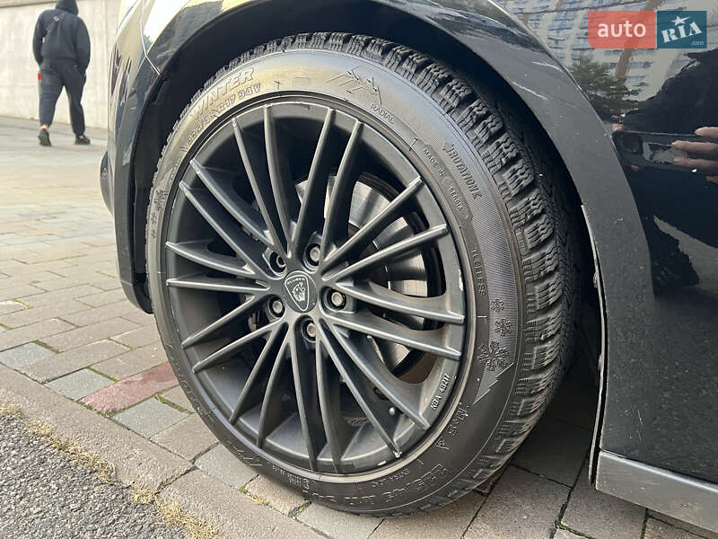 Универсал Ford Focus 2011 в Вишневом фото 14 Универсал Ford Focus 2011 в Вишневом