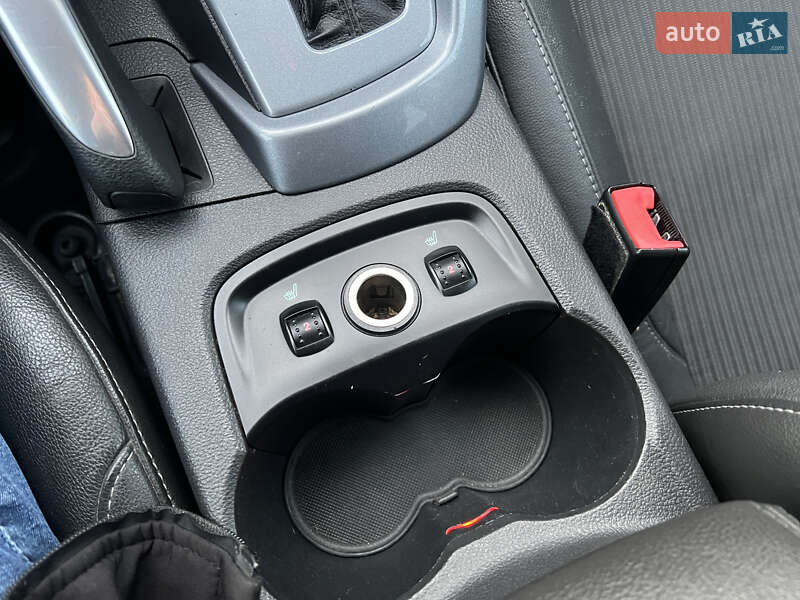 Универсал Ford Focus 2011 в Вишневом фото 33 Универсал Ford Focus 2011 в Вишневом