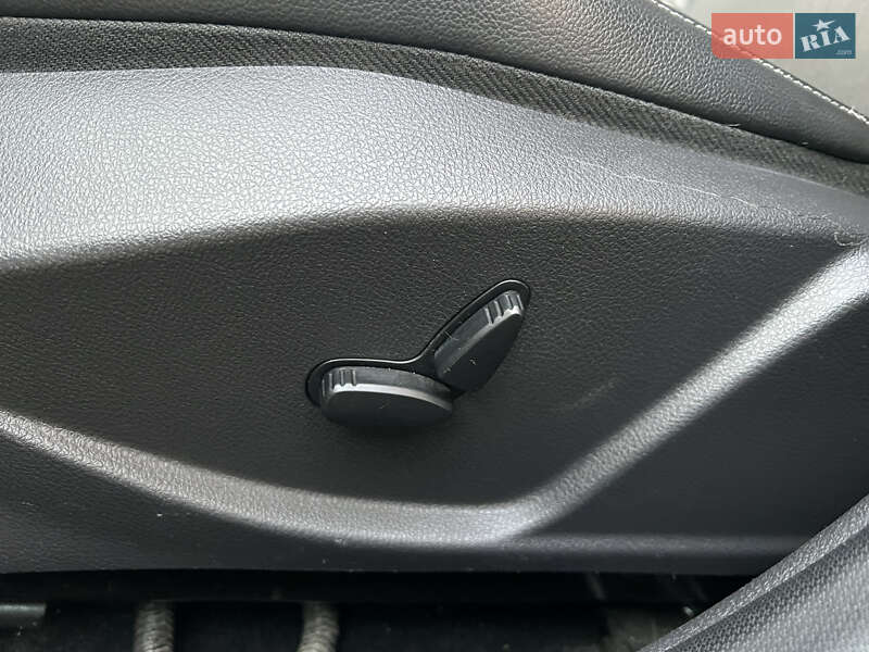 Универсал Ford Focus 2011 в Вишневом фото 38 Универсал Ford Focus 2011 в Вишневом