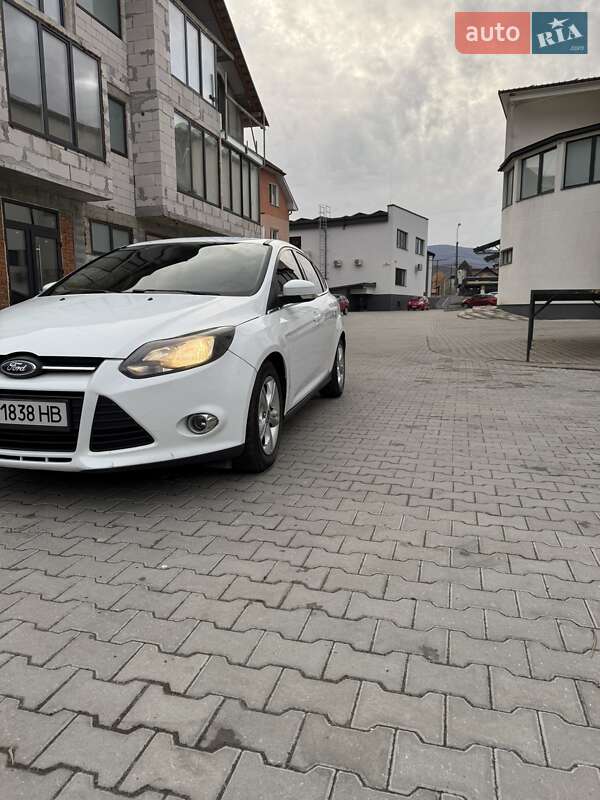 Хэтчбек Ford Focus 2014 в Поляне