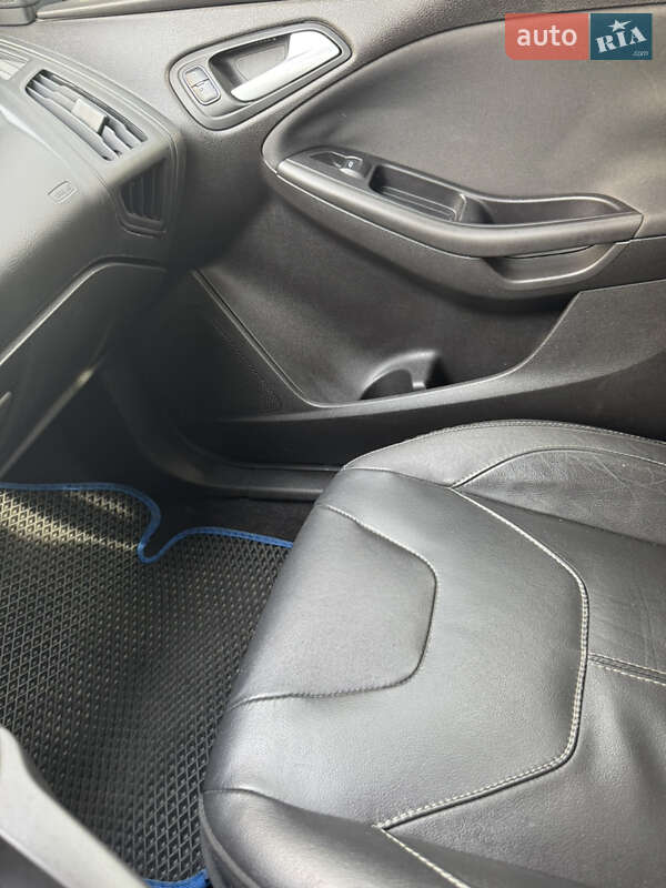 Седан Ford Focus 2016 в Чернигове