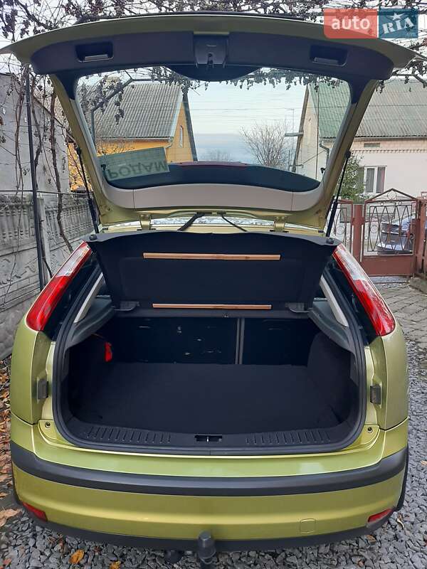 Хетчбек Ford Focus 2006 в Буську