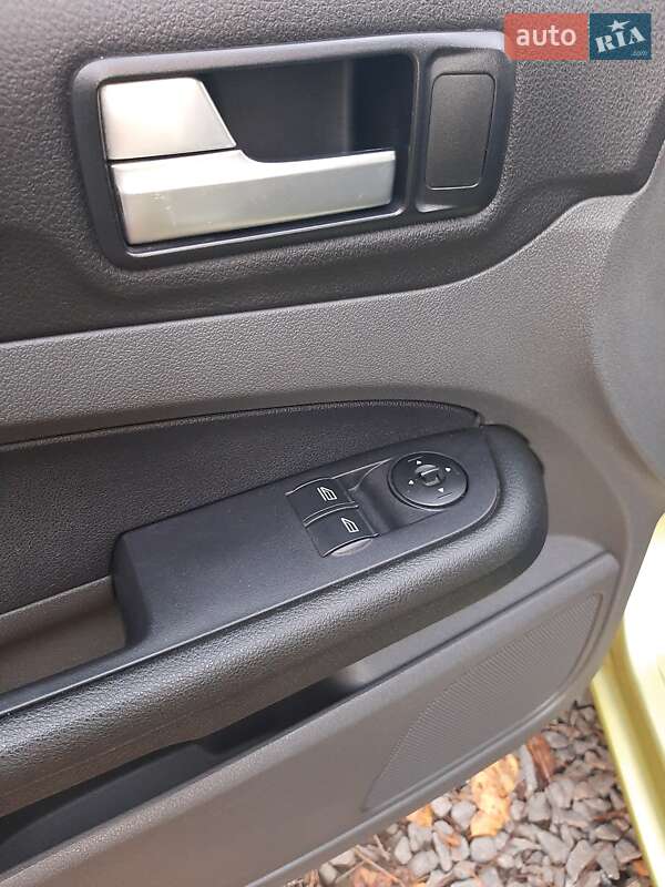 Хетчбек Ford Focus 2006 в Буську