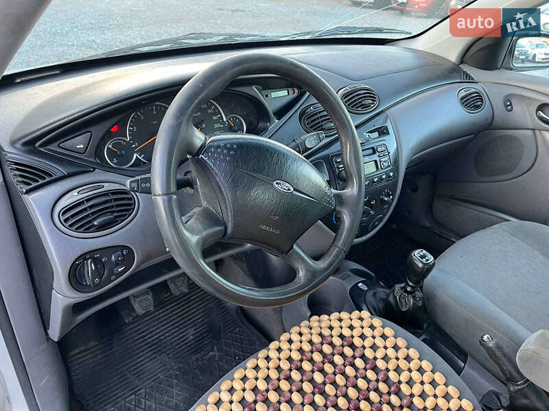 Хетчбек Ford Focus 2001 в Львові фото 17 Хетчбек Ford Focus 2001 в Львові