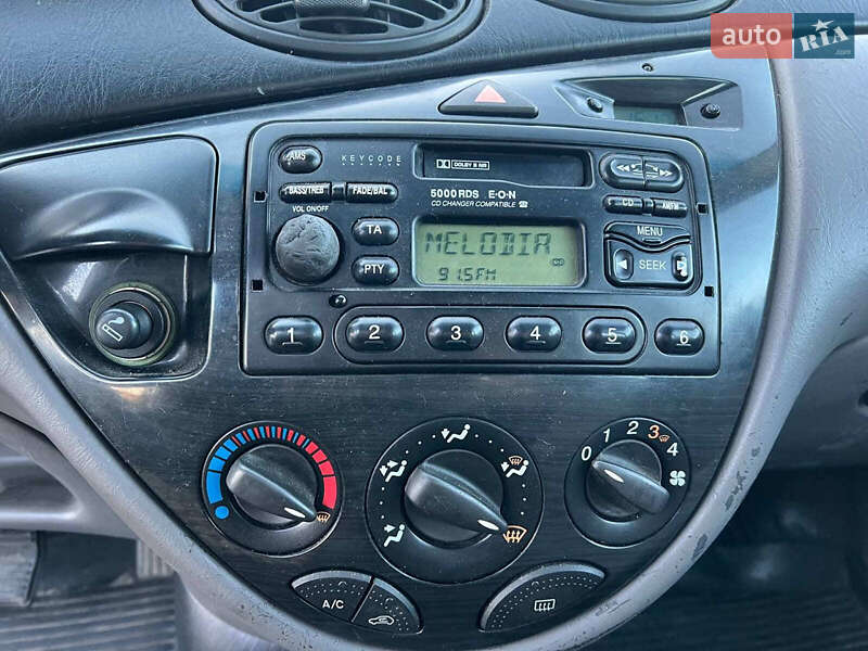 Хетчбек Ford Focus 2001 в Львові фото 26 Хетчбек Ford Focus 2001 в Львові