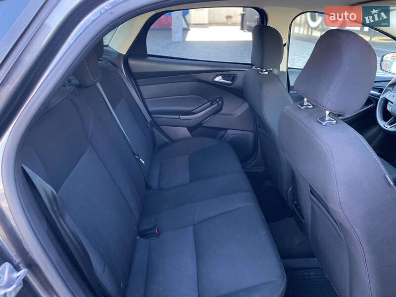 Седан Ford Focus 2015 в Киеве фото 29 Седан Ford Focus 2015 в Киеве