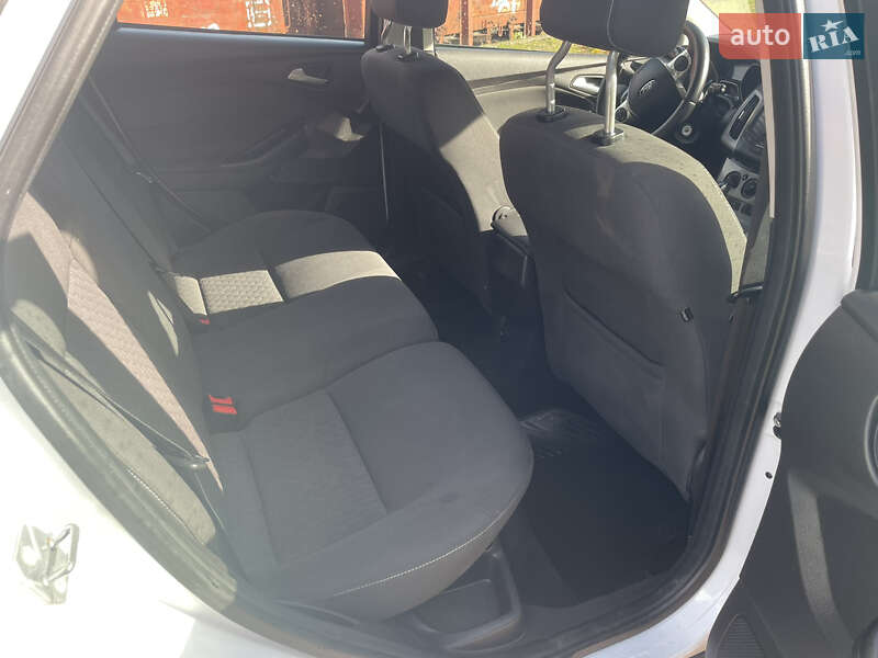 Универсал Ford Focus 2013 в Луцке фото 10 Универсал Ford Focus 2013 в Луцке