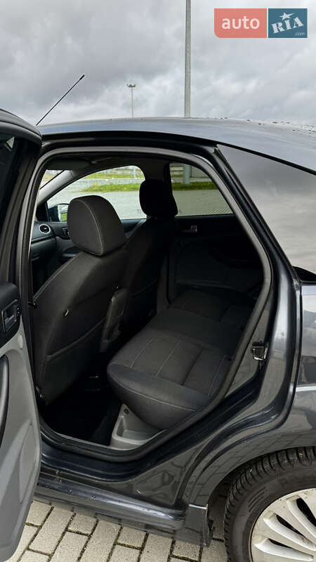 Хэтчбек Ford Focus 2010 в Львове фото 15 Хэтчбек Ford Focus 2010 в Львове
