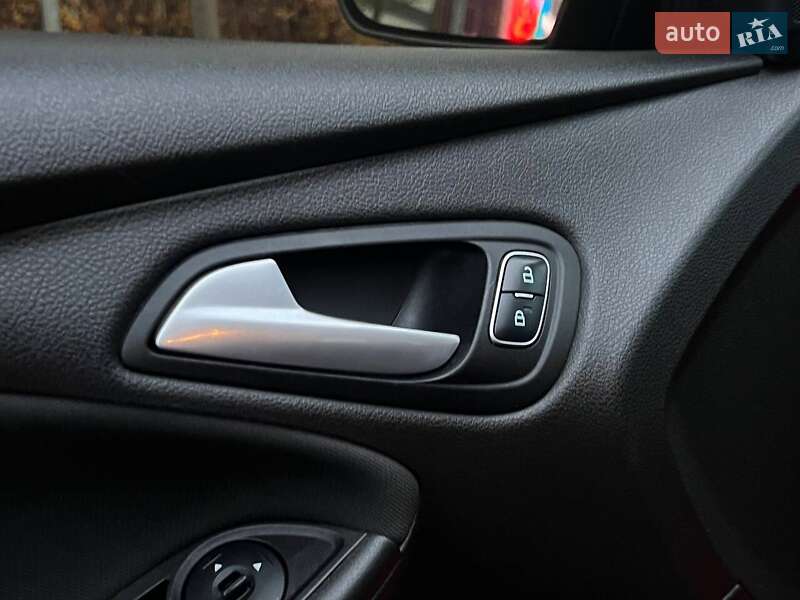 Хэтчбек Ford Focus 2017 в Киеве фото 14 Хэтчбек Ford Focus 2017 в Киеве