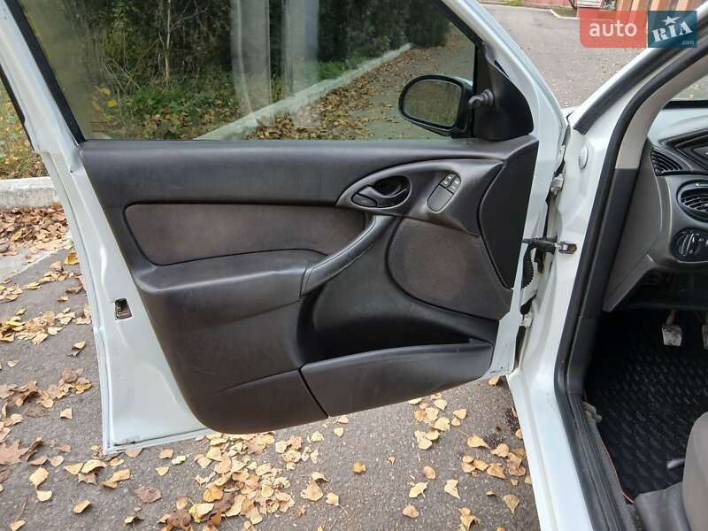 Седан Ford Focus 2001 в Смеле фото 5 Седан Ford Focus 2001 в Смеле