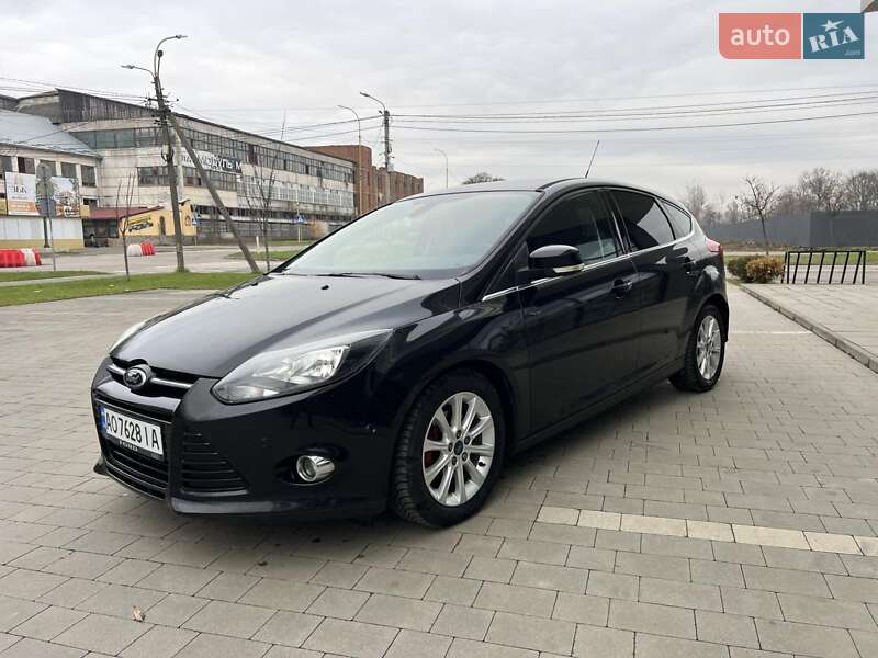 Хэтчбек Ford Focus 2012 в Мукачево